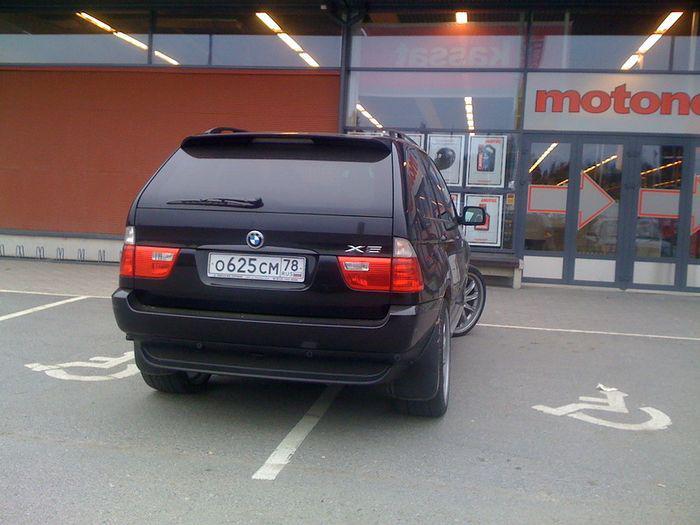 Как паркуются в Финляндии (13 фото)