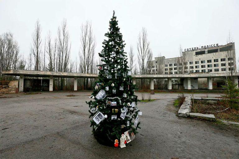 Новогодняя елка в Припяти (9 фото)