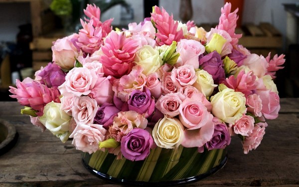 Прекрасный букет цветов с доставкой в Москве