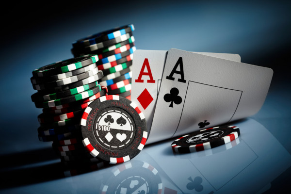 Играйте в бесплатный покер - советы и тактики от Techuse!