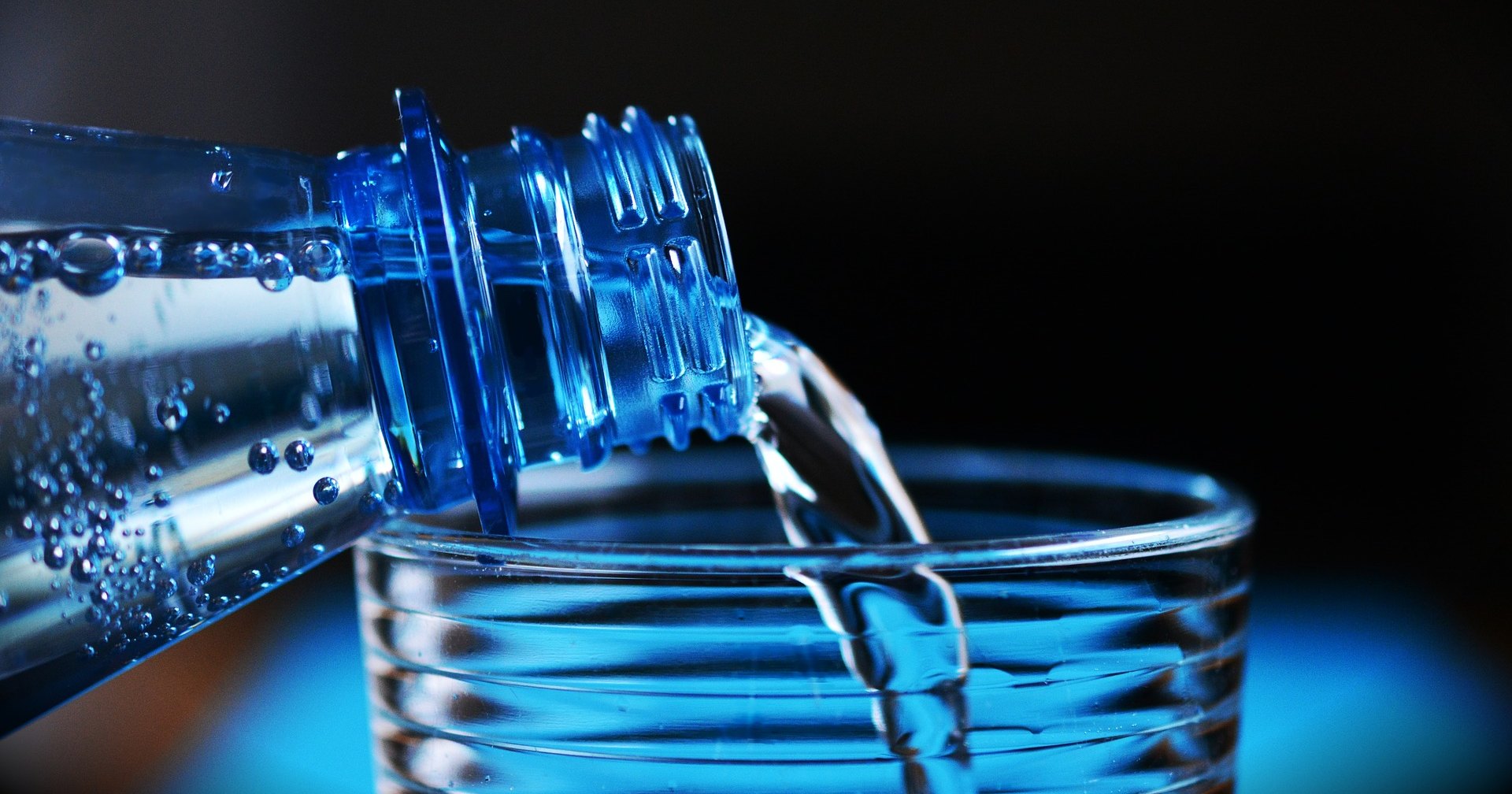 Почему важно пить 2 литра воды в сутки
