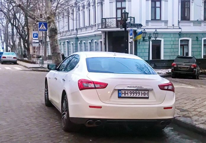 Уникальные номера для украинских авто
