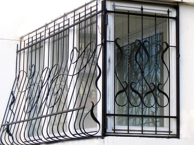 Изготовление решеток на окна, балконы и лоджии в Москве и области