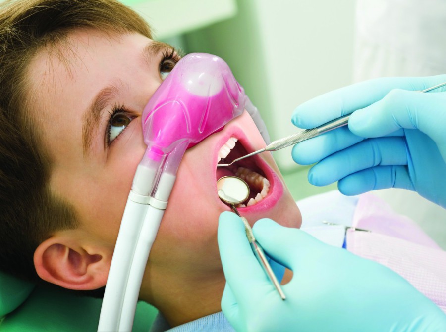 Лечение зубов в седации – преимущества процедуры и показания к применению