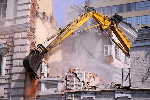 Специфика демонтажа аварийных зданий