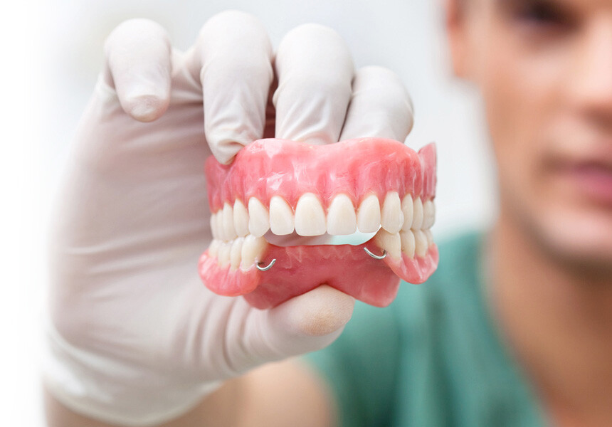 Современный подход к лечению и протезированию зубов – оперативно и без боли
