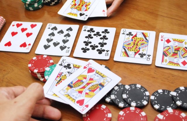 Почему покер-румы с фрироллами пользуются популярностью?