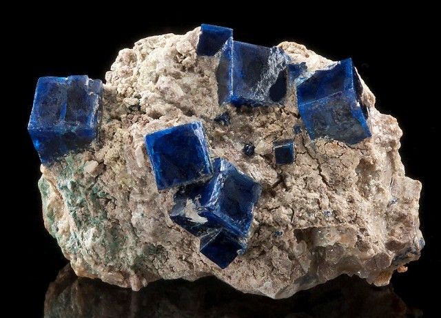 Минералы: удивительный мир кристаллов