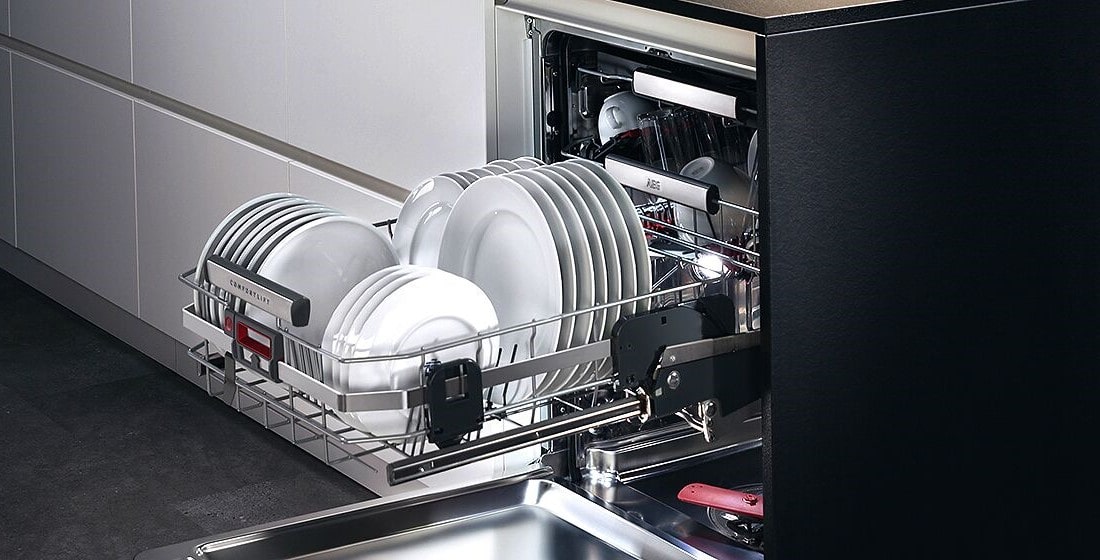 Что делать, если посудомоечная машина AEG не сливает воду?